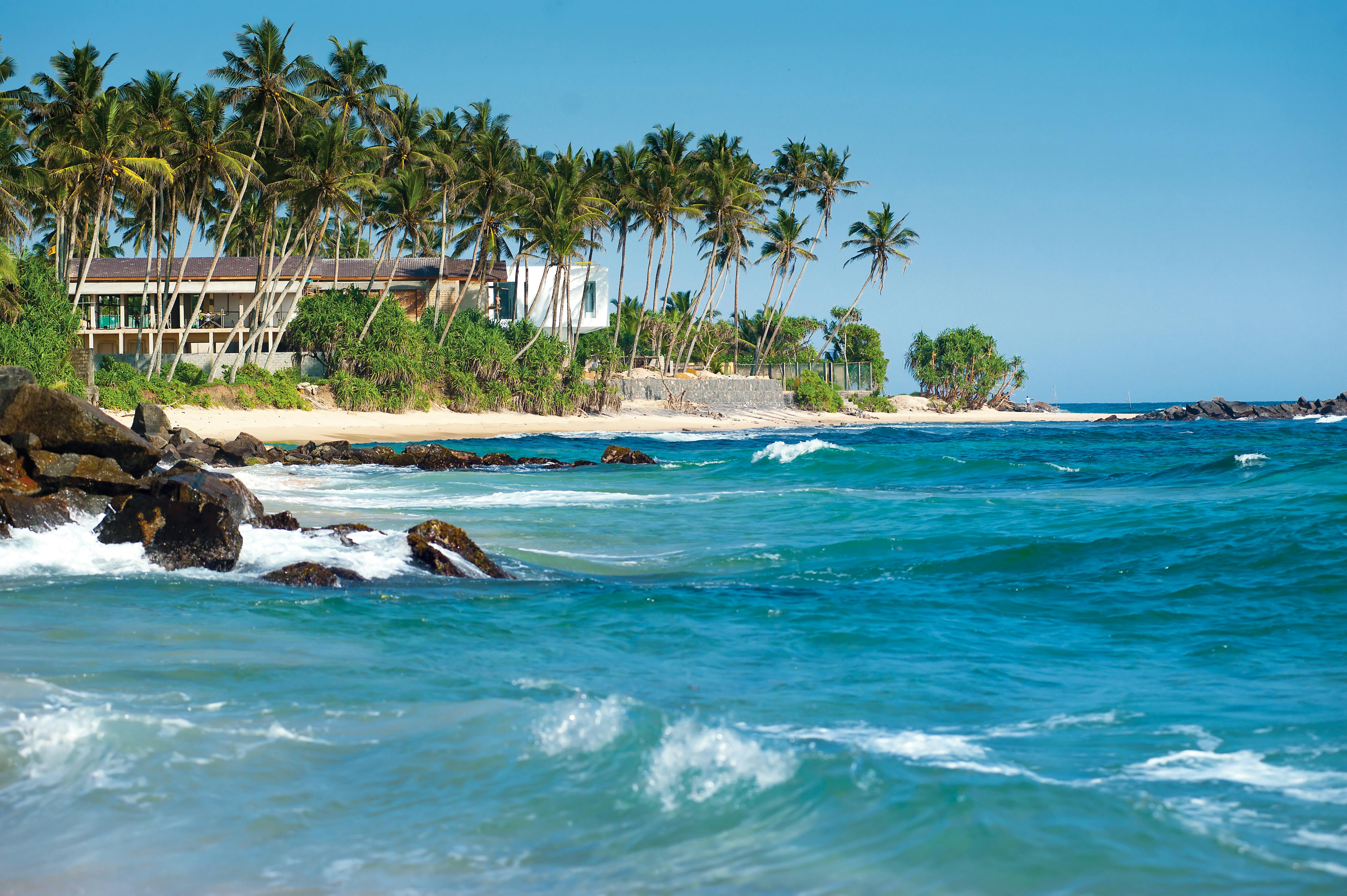 best beaches for surfing in Sri Lanka