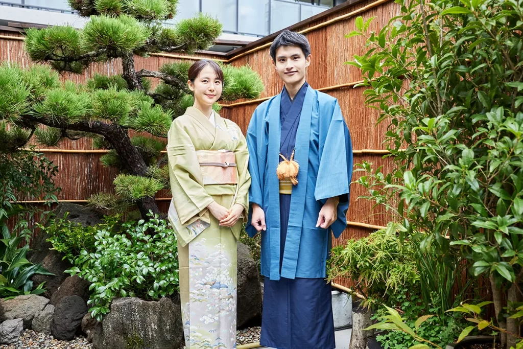 KIMONOS & TIME-TRAVELKIMONOS & TIME-TRAVEL